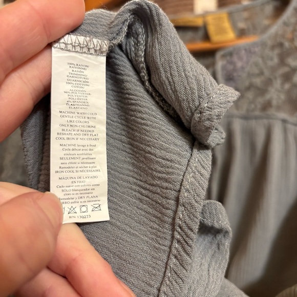 Women’s Vintage Style Wrangler Top Size Large, Blue with Lace Bell Sleeves - Picture 4 of 5